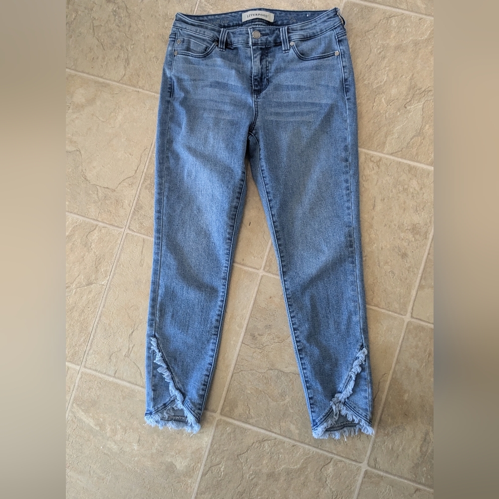 Liverpool Skinny Crop 6/28 Size